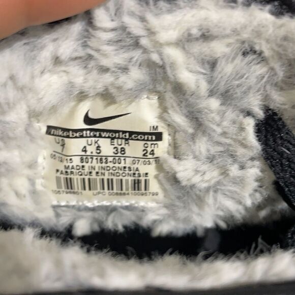 Nike sneakers   - Picture 5 of 5